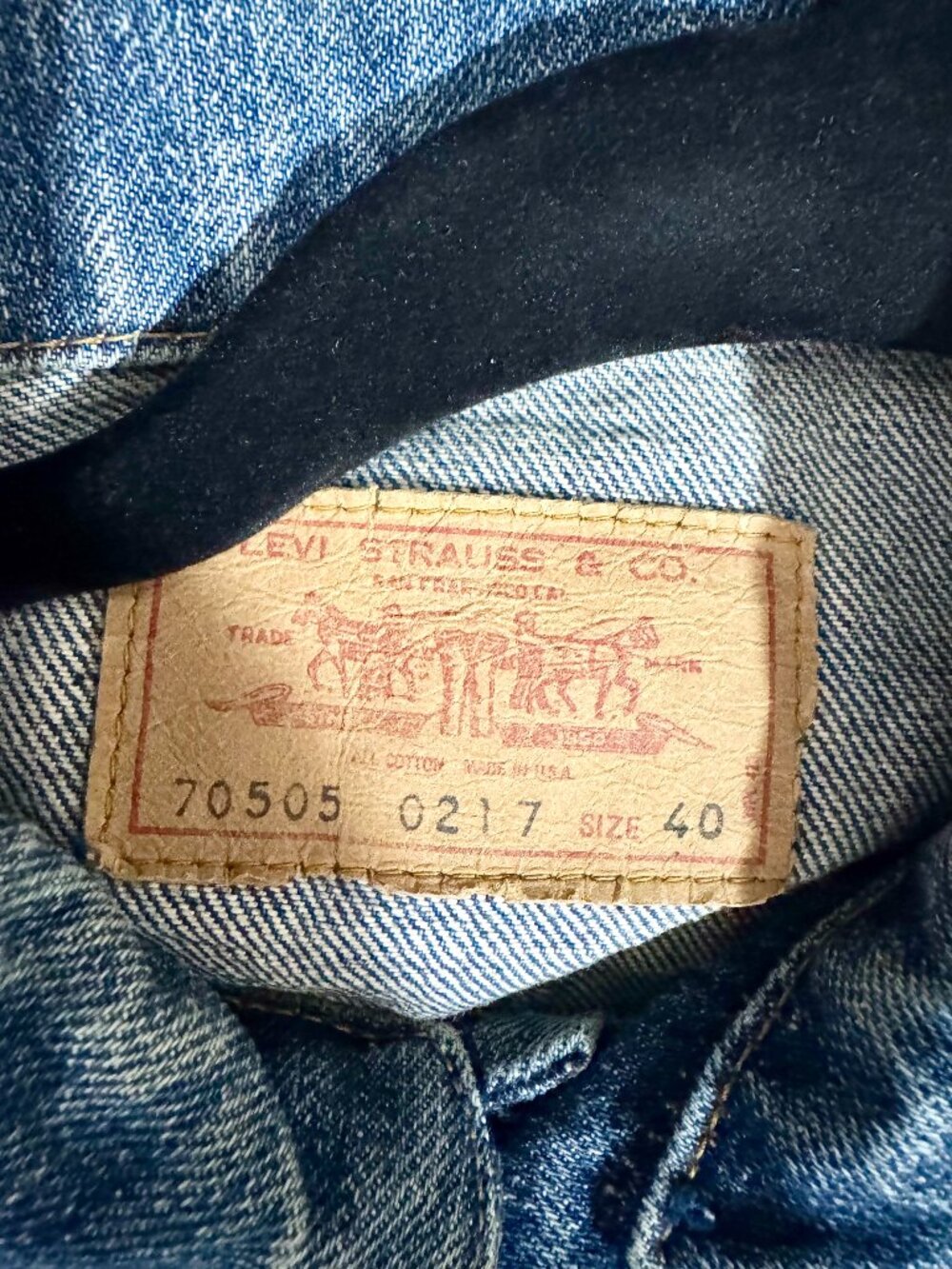 Vintage Levi's Type III Trucker Denim Jacket Model 70505-0217 Sz 40 - Picture 3 of 7